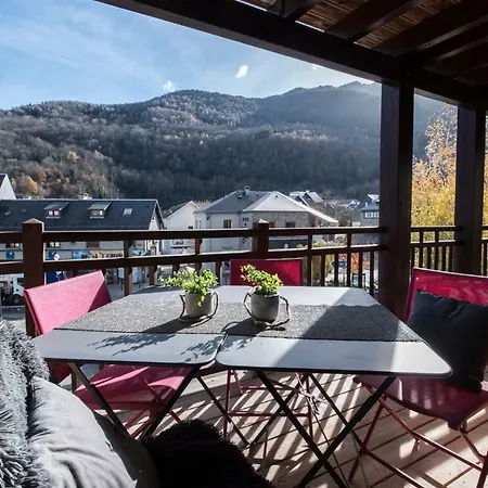 T4 8 Personnes De Grand Standing Classe 4 Etoiles En Plein Centre De Lary Soulan *