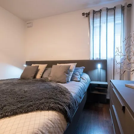 T4 8 Personnes De Grand Standing Classe 4 Etoiles En Plein Centre De Lary Soulan Saint-Lary-Soulan